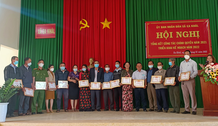 hoi nghi tong ket cong tac chinh quyen xa eakhal 2